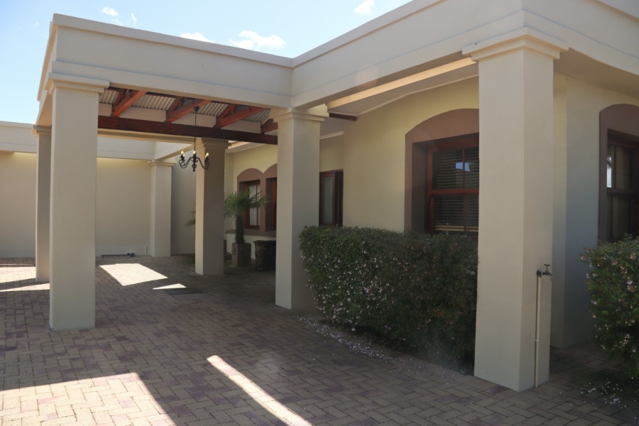 5 Bedroom Property for Sale in Senekal Free State